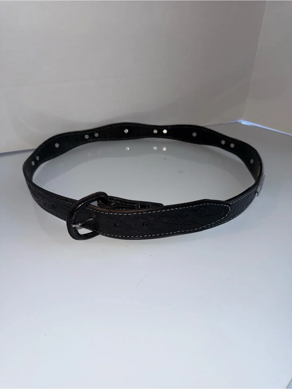 VINTAGE hand tooled leather western rodeo cowgirl belt with silver Concho 38